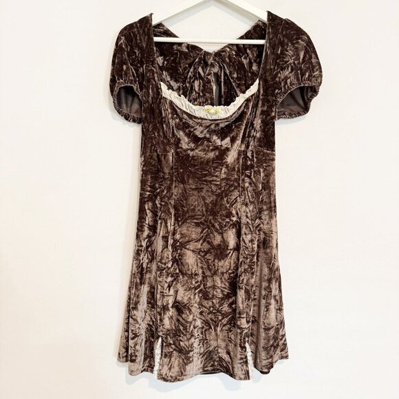 NWT Kimchi Blue Jill Velvet Mini Dress New Cottagecore Urban Outfitters Medium - Picture 4 of 13